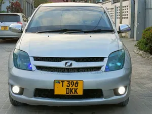 Toyota IST 2005