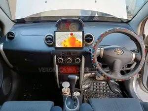 Toyota IST 2005