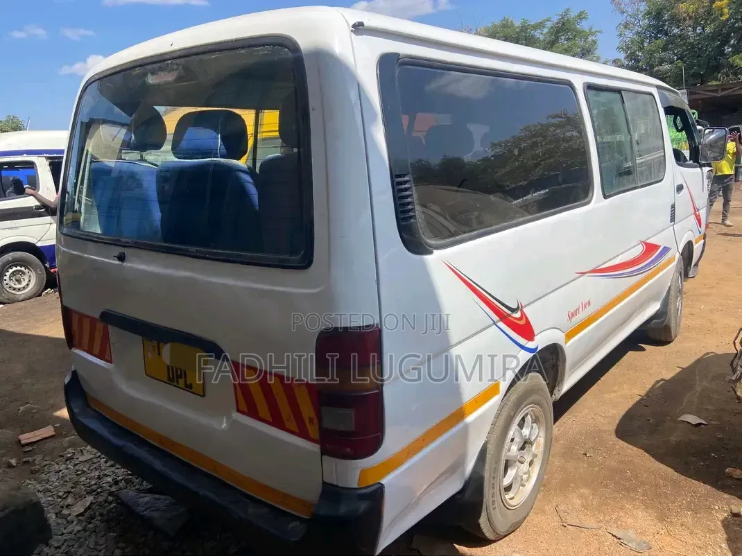 Toyota HiAce 2000 White