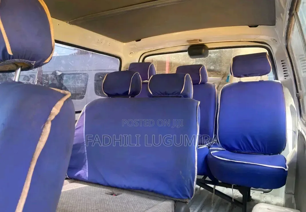 Toyota HiAce 2000 White