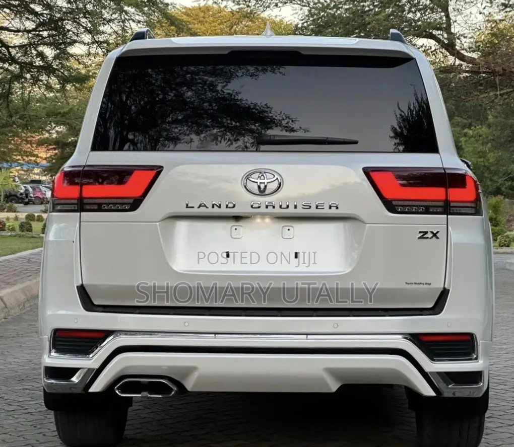 Toyota Land Cruiser 2024 White