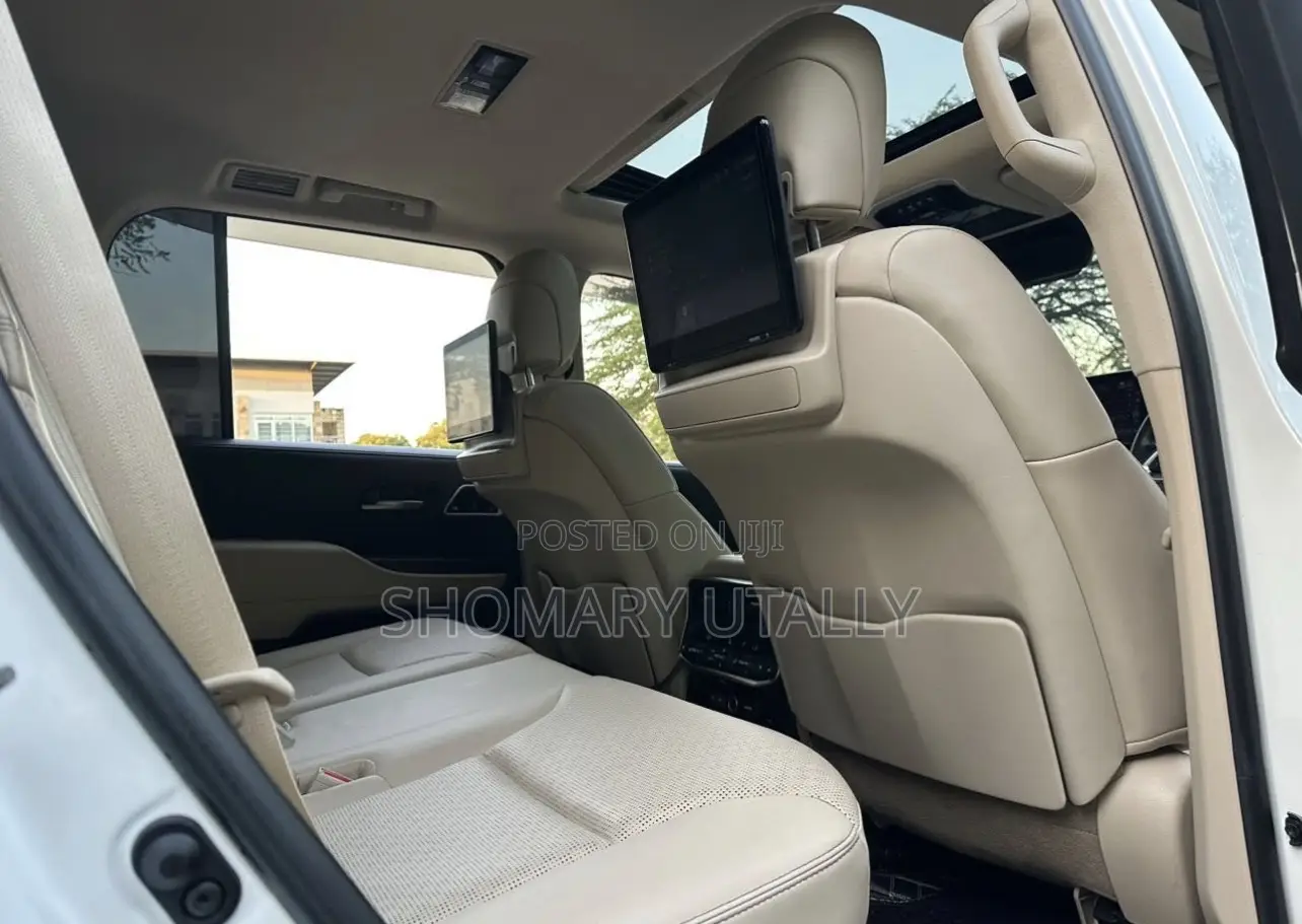Toyota Land Cruiser 2024 White
