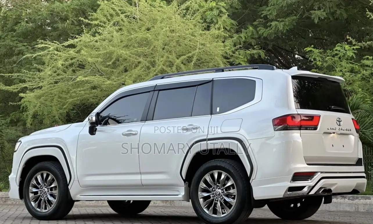 Toyota Land Cruiser 2024 White