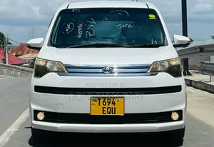 Toyota Spade 2014 White