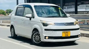 Toyota Spade 2014 White