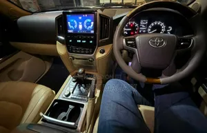 Toyota Land Cruiser 2016 White