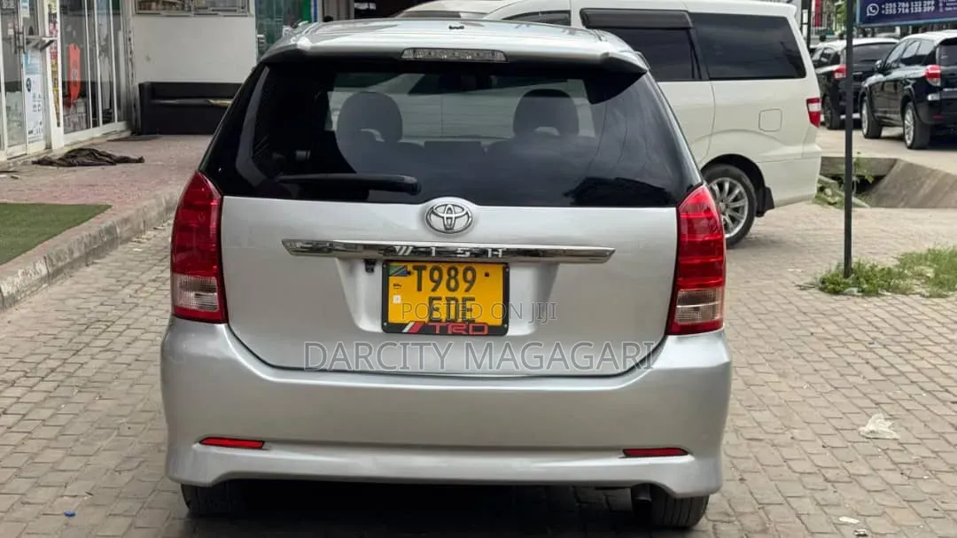 Toyota Wish 2006 Silver
