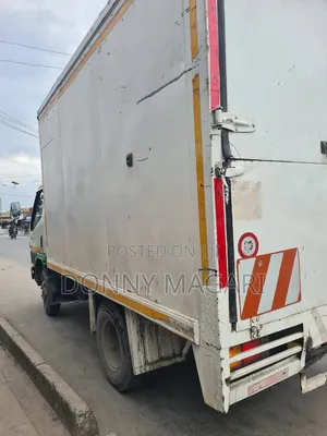 Mitsubishi Canter 2004 White