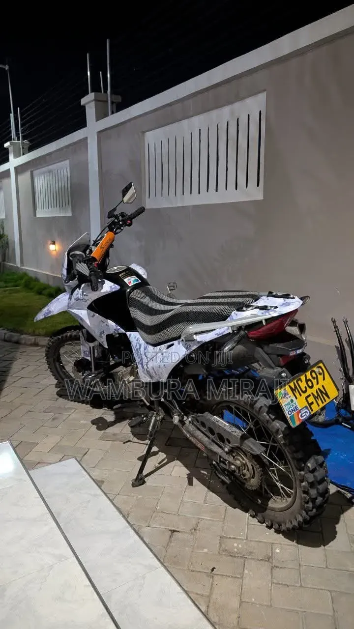 Honda CB 2025 Black
