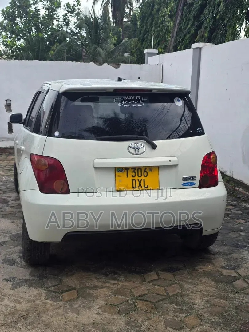 Toyota IST 2006 White