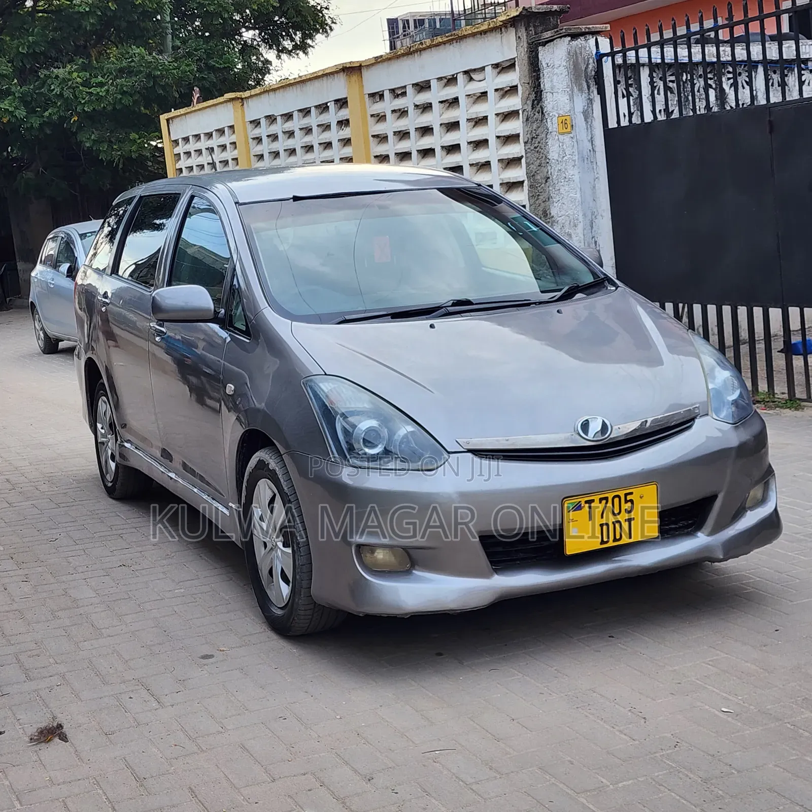 Toyota Wish 2004 Silver
