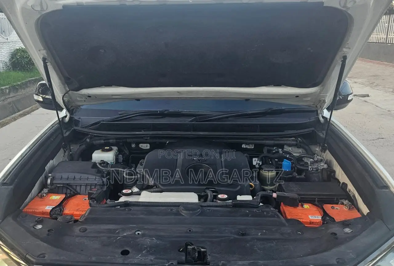 Toyota Land Cruiser Prado 2.8 2023 White