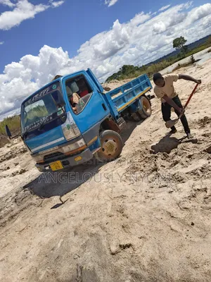 Nauza Gari Mitsubishi Canter