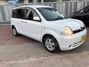Toyota Sienta 2005 White