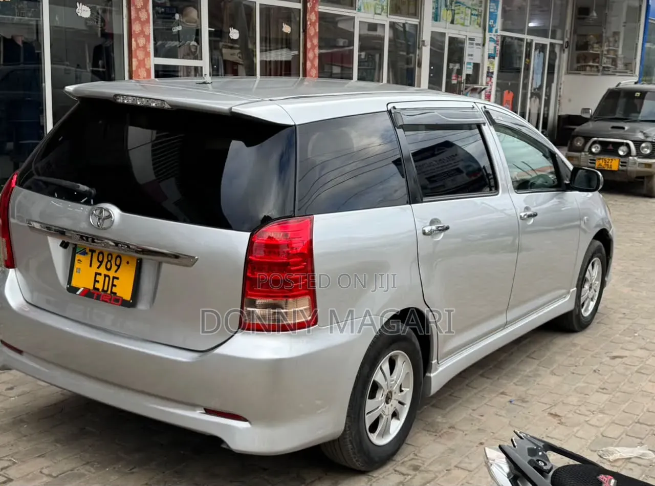 Toyota Wish 2006 Silver