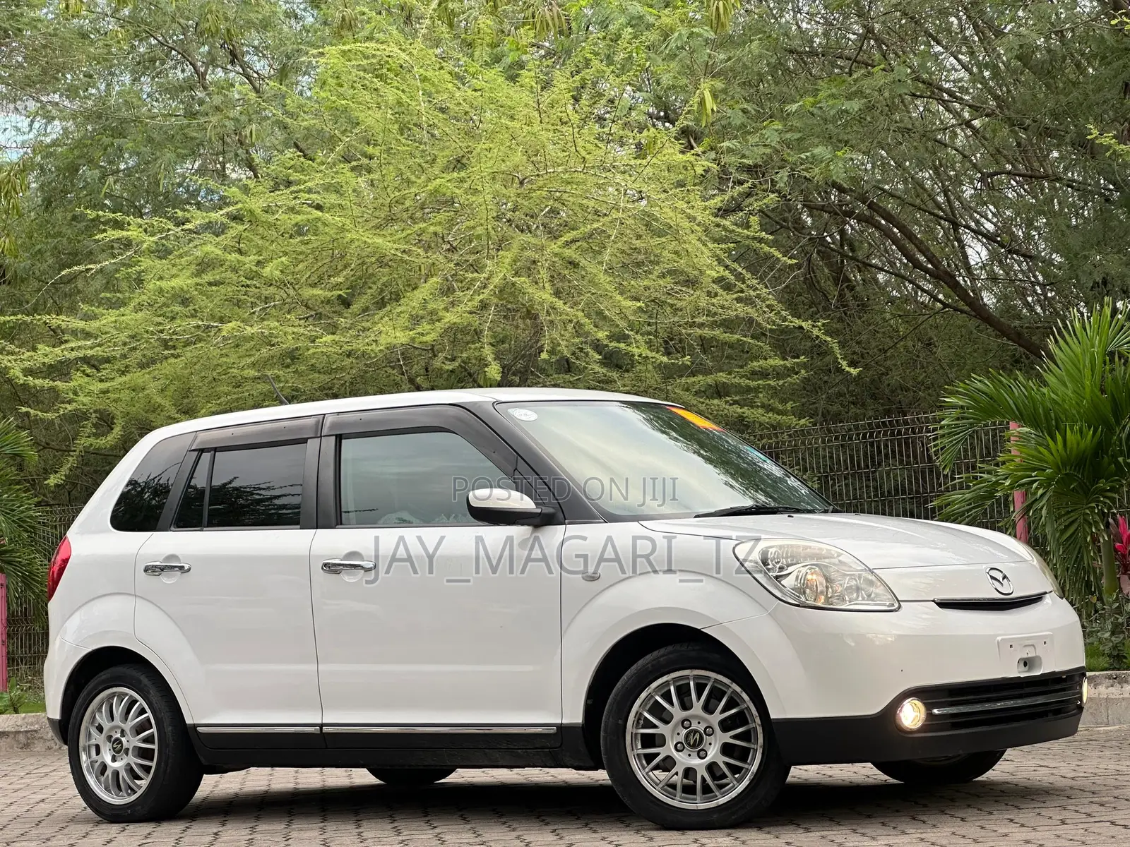 Mazda Verisa 2009 White