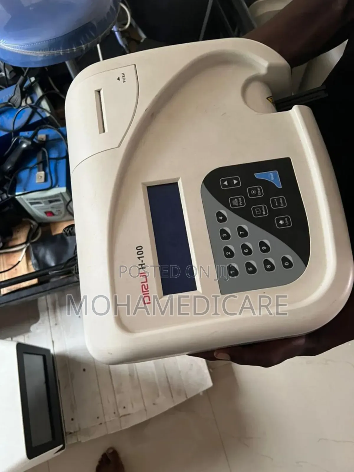 Dirui H-100 Urine Analyzer