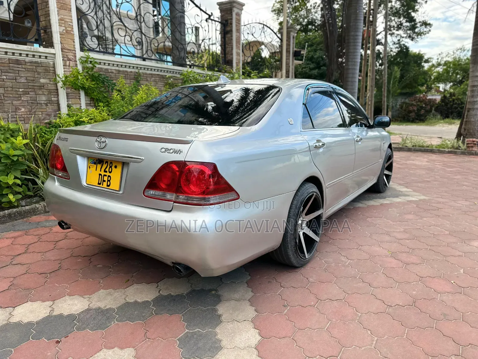 Toyota Crown 2006 Silver