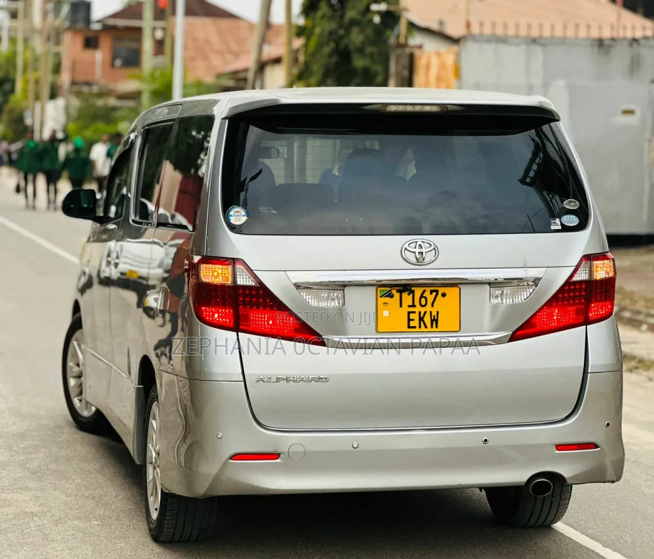 Toyota Alphard 2010 Silver