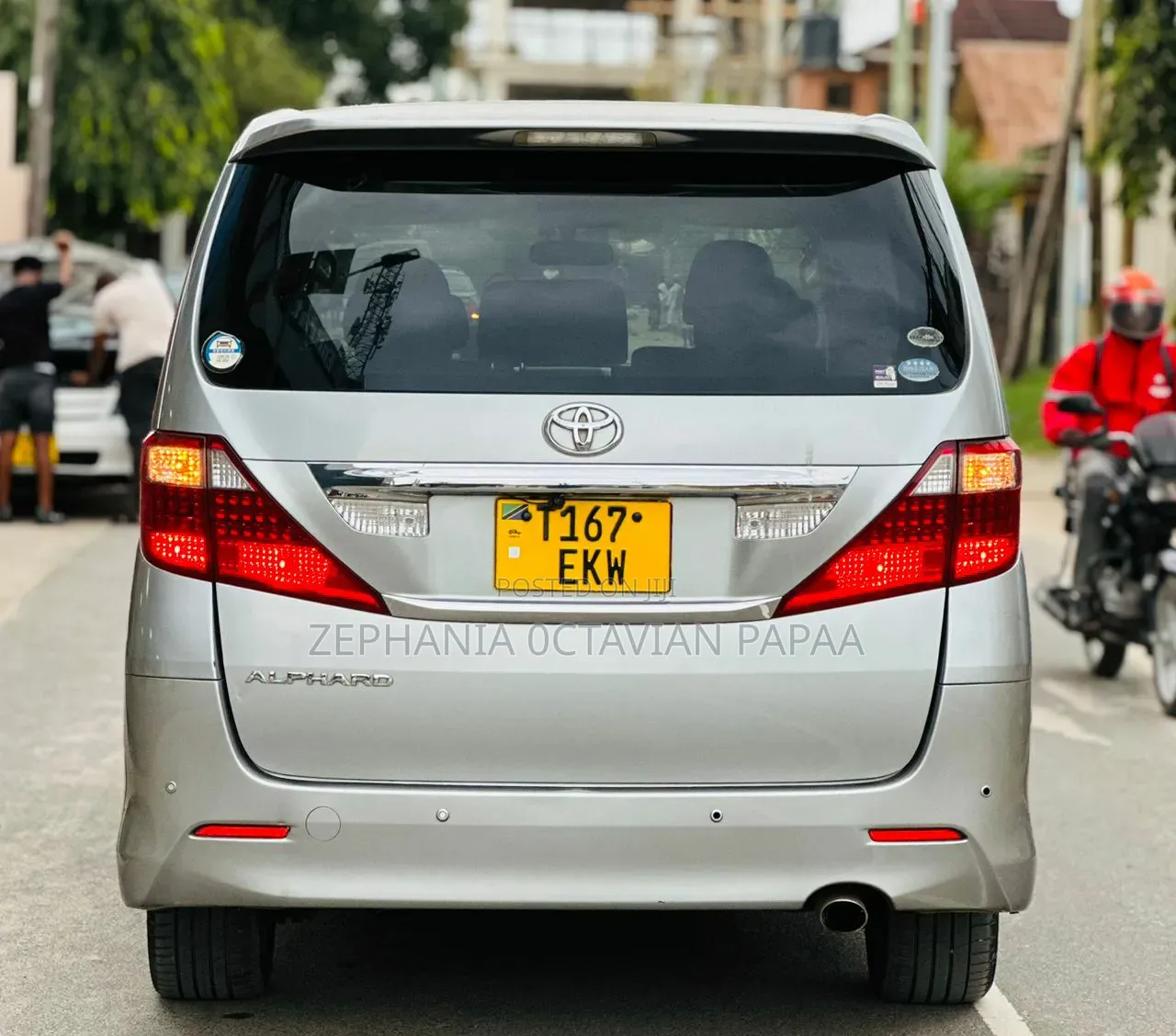 Toyota Alphard 2010 Silver