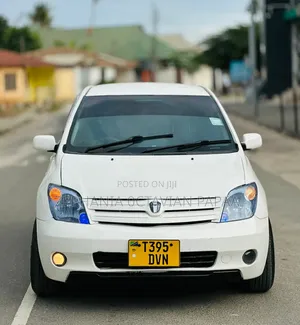 Toyota IST 2005 White