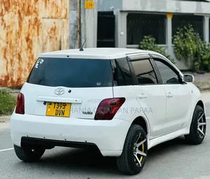 Toyota IST 2005 White