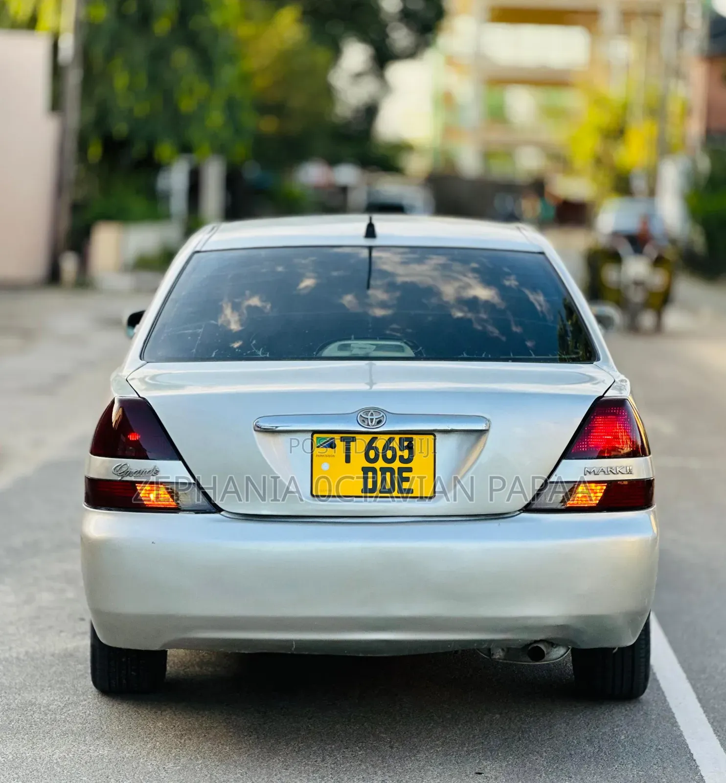 Toyota Mark II 2004 Silver