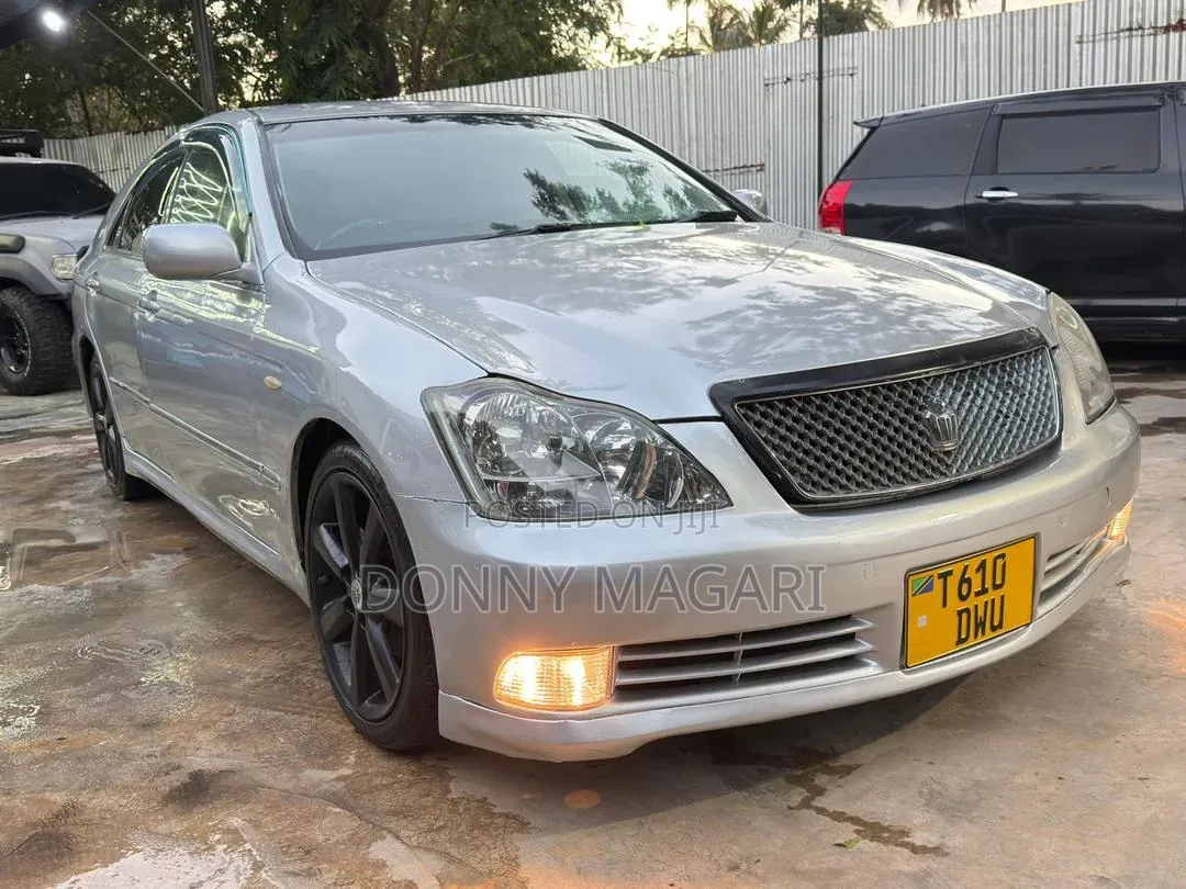 Toyota Crown 2006 Silver