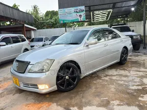 Toyota Crown 2006 Silver