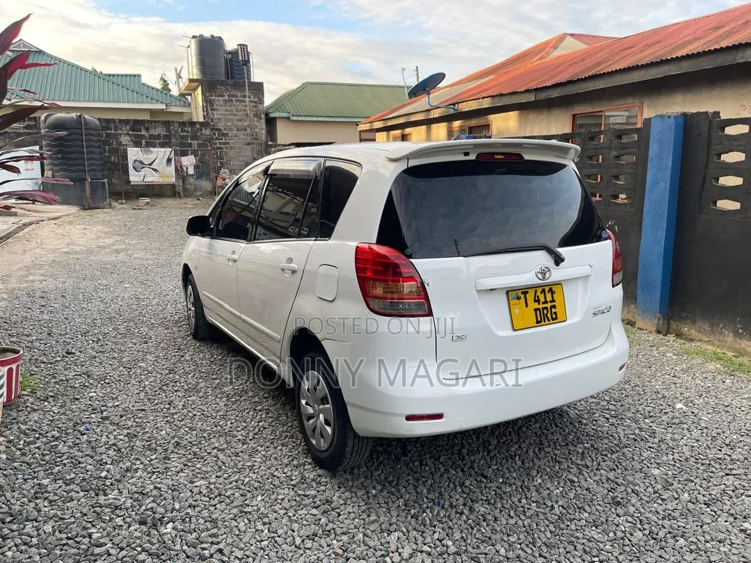 Toyota Corolla Spacio 2005 White