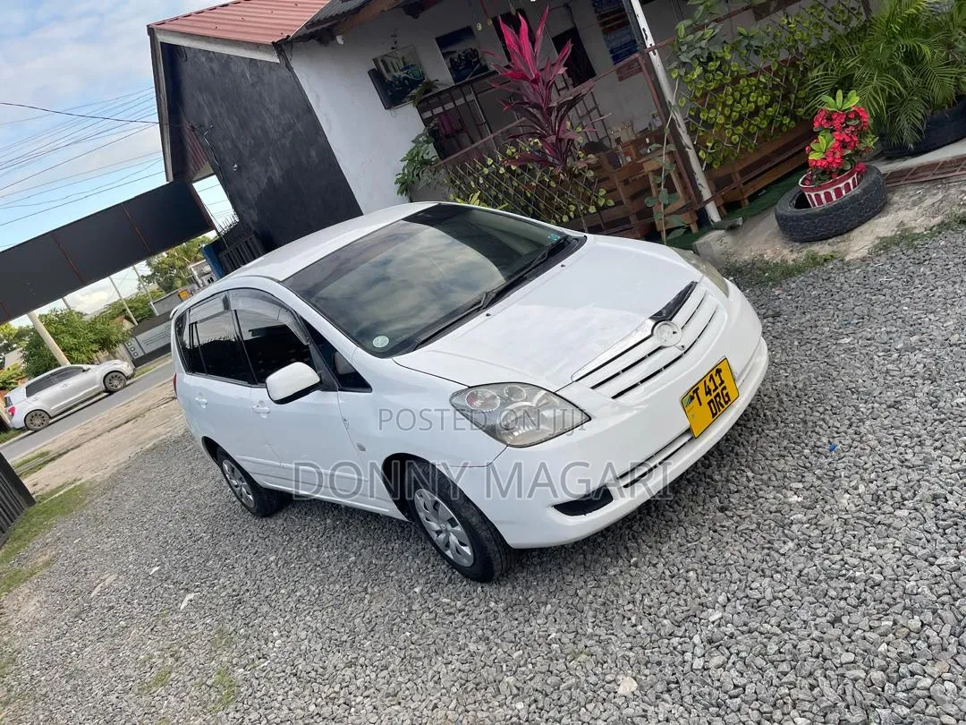 Toyota Corolla Spacio 2005 White