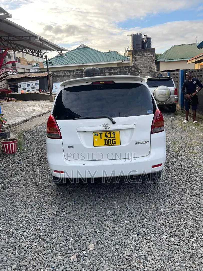 Toyota Corolla Spacio 2005 White