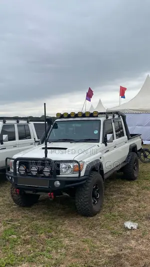 Toyota Land Cruiser 79 Series 2017 White