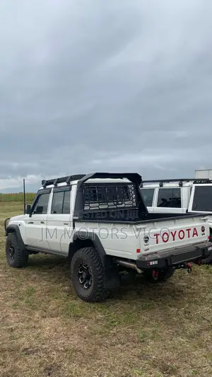 Toyota Land Cruiser 79 Series 2017 White