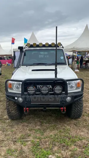 Toyota Land Cruiser 79 Series 2017 White