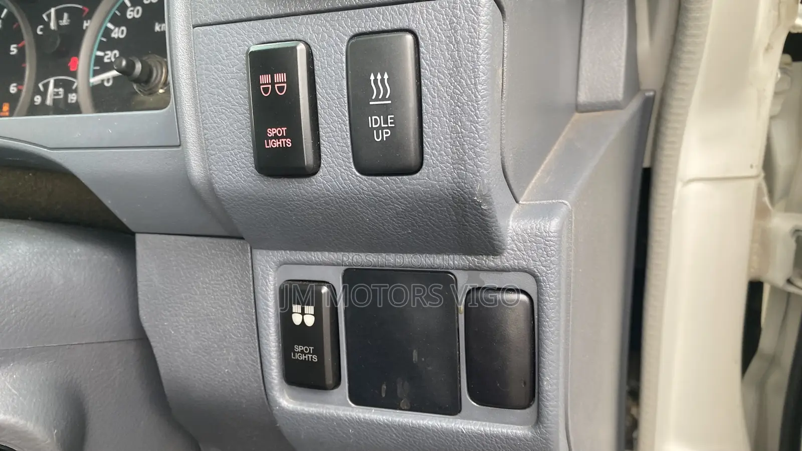 Toyota Land Cruiser 79 Series 2017 White