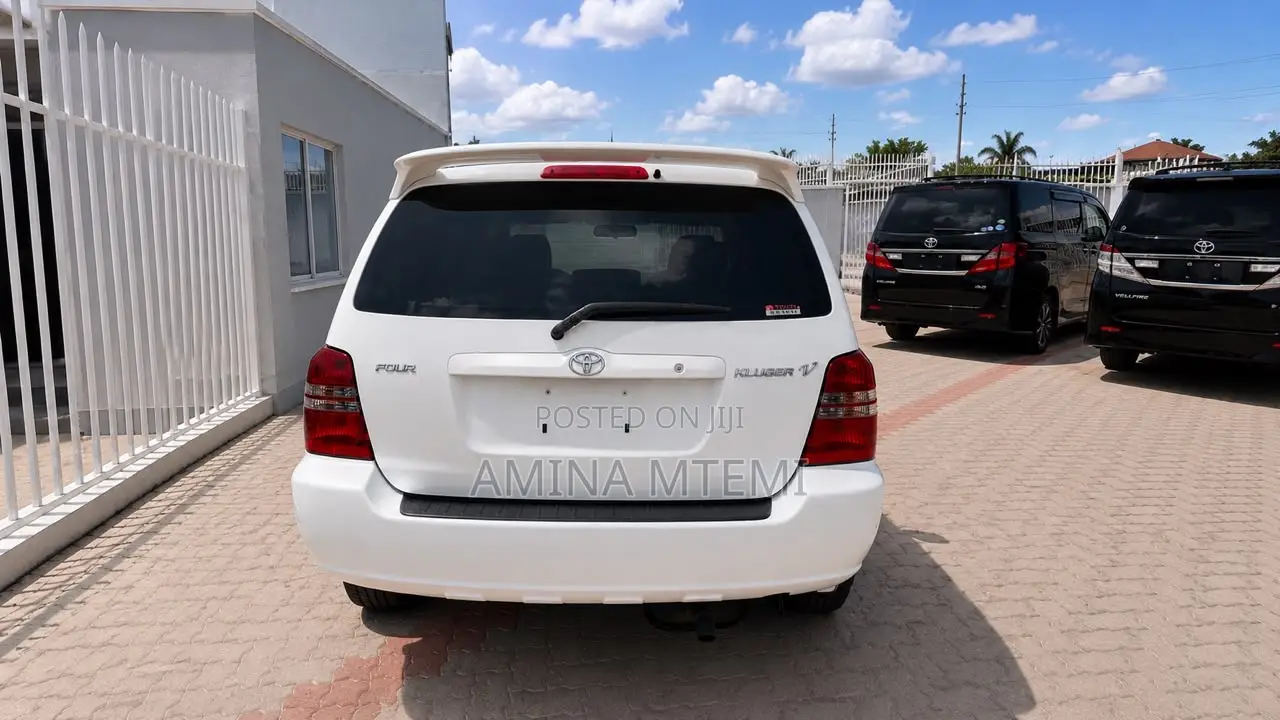 Toyota Kluger 2011 White