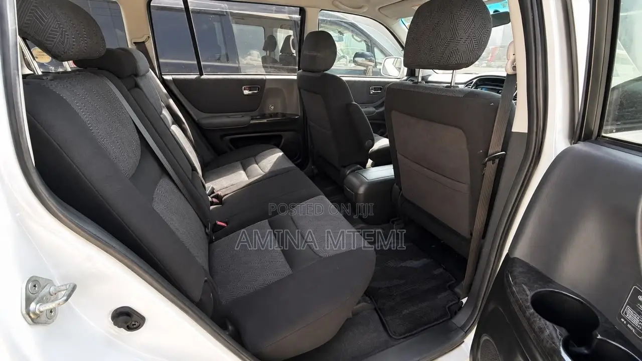 Toyota Kluger 2011 White