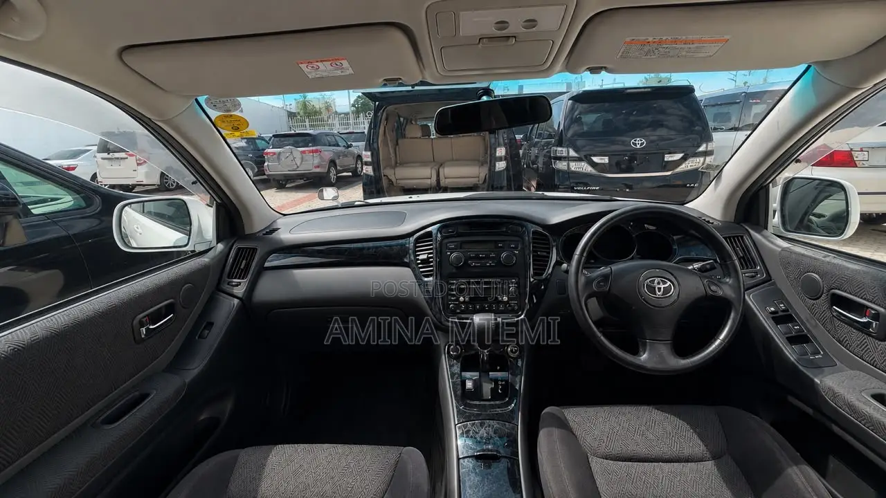 Toyota Kluger 2011 White