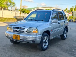 Suzuki Escudo 2005 Silver