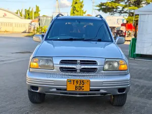 Suzuki Escudo 2005 Silver
