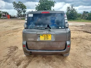 Toyota Sienta 2006 Gray