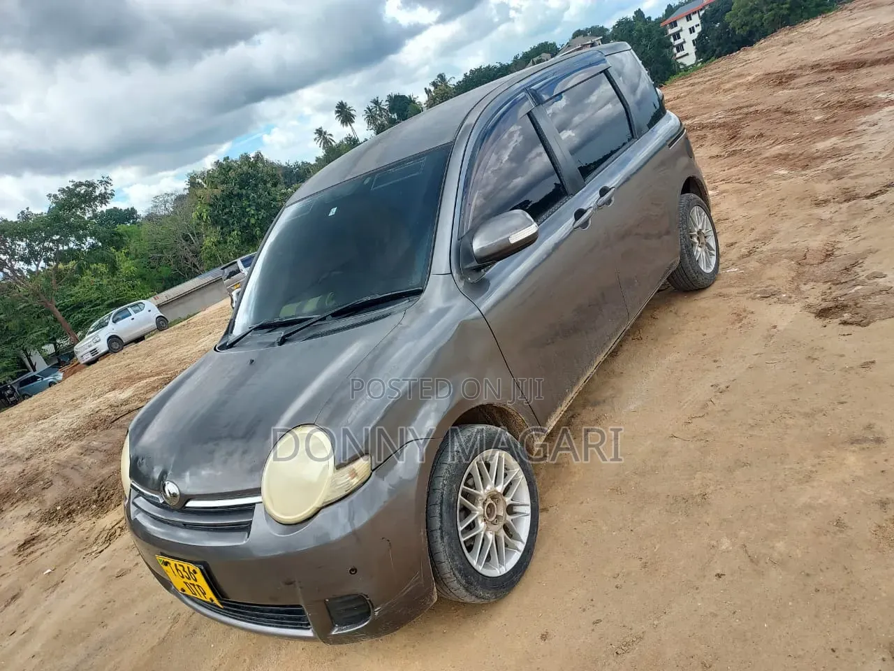 Toyota Sienta 2006 Gray
