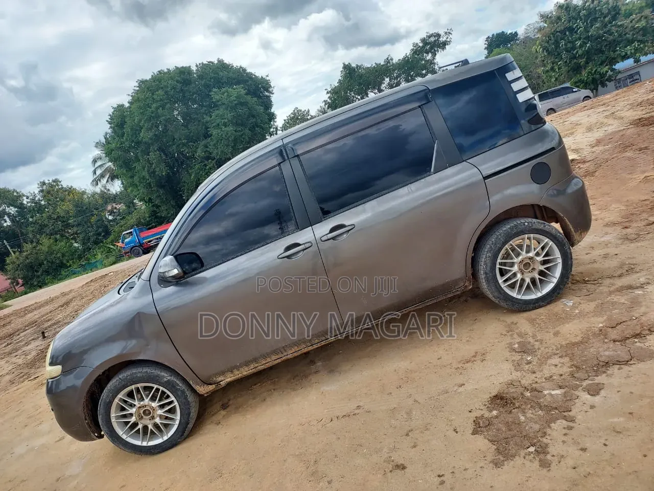 Toyota Sienta 2006 Gray