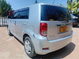 Toyota Corolla Rumion 2011 Silver