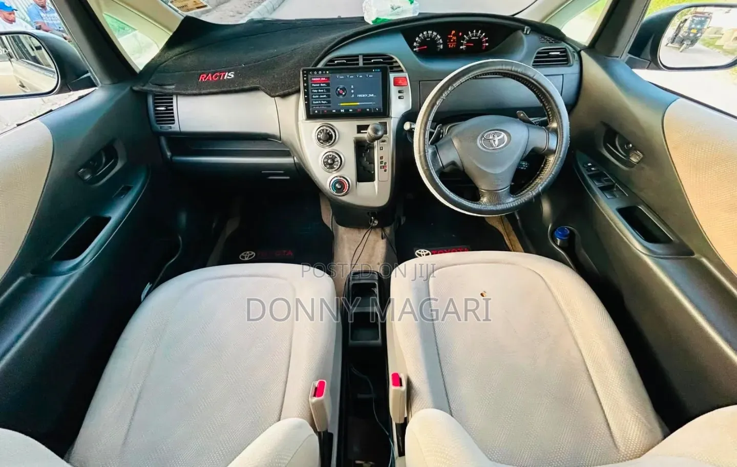 Toyota Ractis 2009 Gray