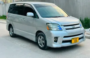 Toyota Noah 2008 Silver