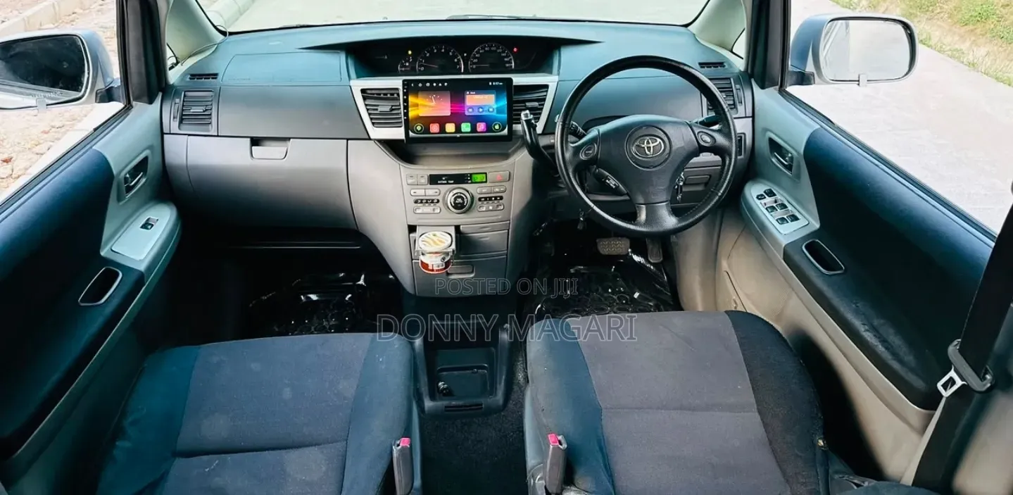 Toyota Noah 2008 Silver