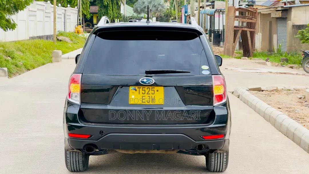 Subaru Forester 2010 Black
