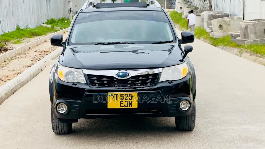 Subaru Forester 2010 Black